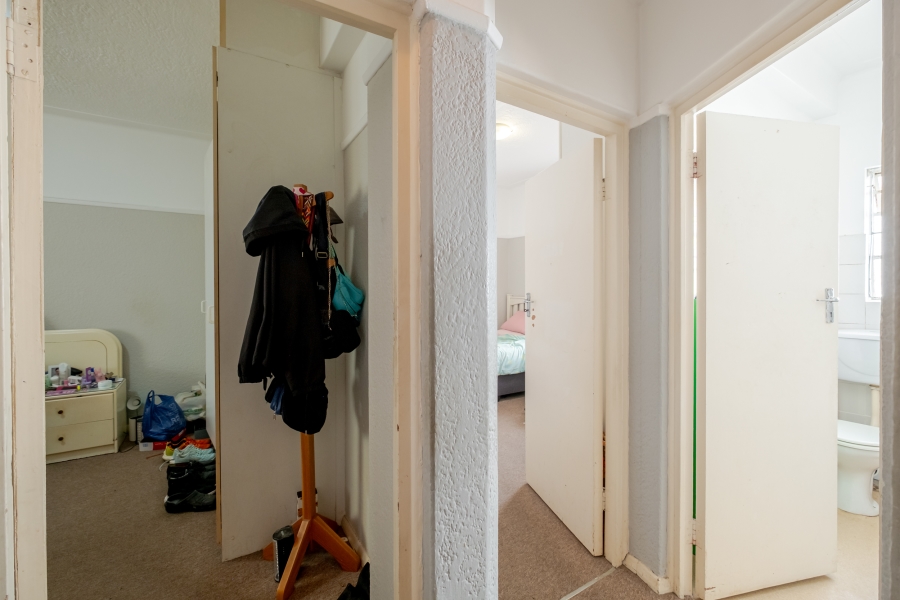 2 Bedroom Property for Sale in Sea Point Western Cape